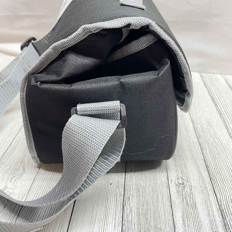 Zeikos Estuche Negro para Cámara 11" W x 7" H x 6" Correa de Ajuste Profundo y Cierre de Clip Foto 3 de 4