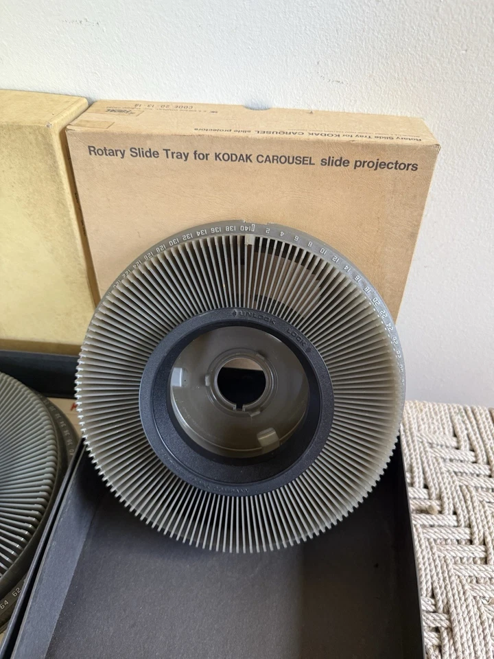 🍊Vintage 1970s Kodak Carousel Transvue 140 Slide Trays (2) for Projector w/ Box - Image 4 of 4