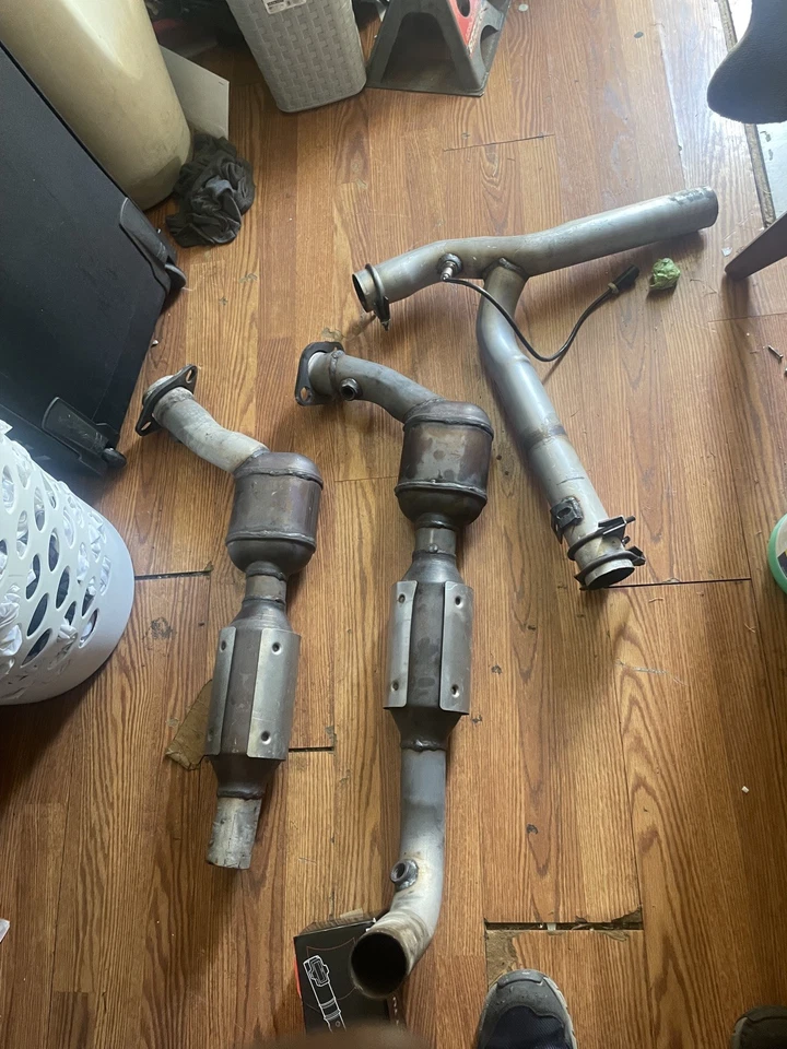 1997-2000 Ford F-150 5.4L ( RWD ONLY ) Complete Exhaust Catalytic Converters Set - Image 4 of 4