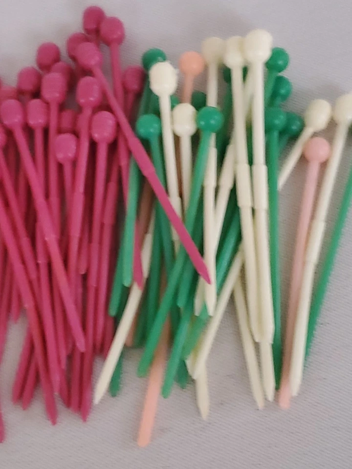 Paquete de 43 alfileres de rodillo de pelo usados sin abrir selecciones de rizador años 60 selecciones multicolores Foto 2 de 4