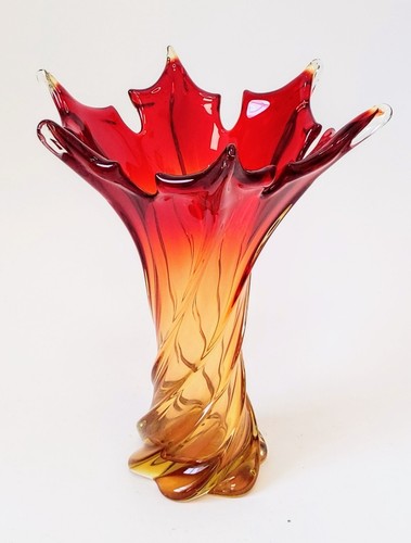Classic MCM Vintage, Murano Twisted Red & Amber Flame, Glass Vase, 27.5 cm High. - Picture 2 of 19
