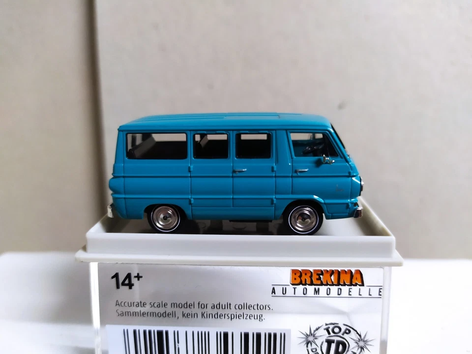 Dodge A-100 . Azul . Microbús . Brekina 34300 . Escala 1/87 - Imagen 2 de 4