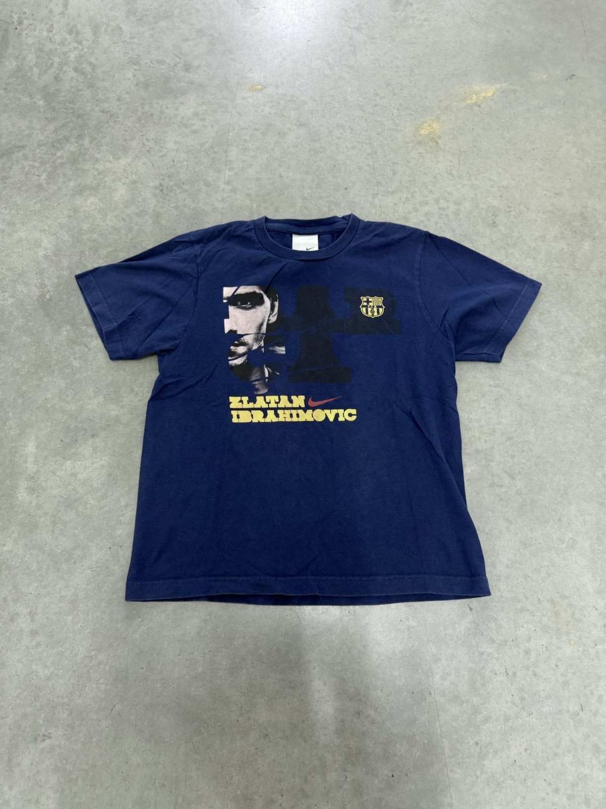 Vintage FC Barcelona Zlatan Ibrahimovic Nike Soccer T Shirt Small 2000s RARE