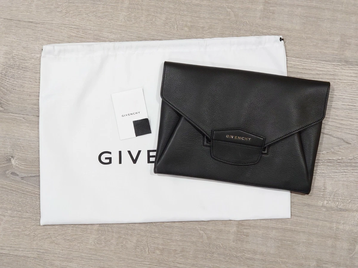 GIVENCHY Antigona Envelope Leather Clutch Black