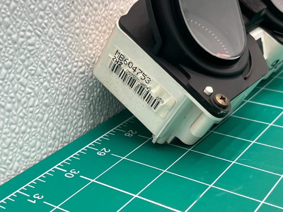 91-99 MITSUBISHI 3000GT TEMPERATURA ACEITE BATERÍA MEDIDOR DE VOLTAJE OEM Foto 2 de 4