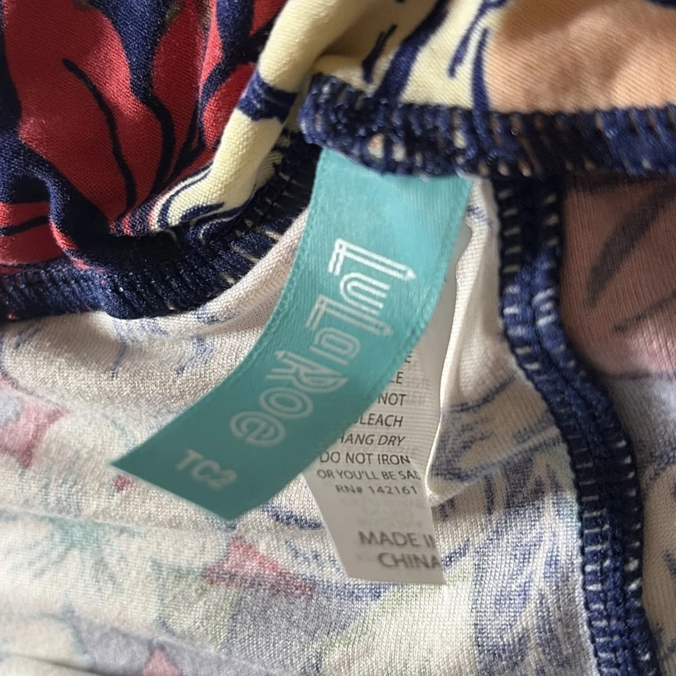 Nuevas Leggings LuLaRoe Papá Noel y Flor de Pascua Retazos Talla TC2 (20-26) NUEVAS SIN ETIQUETAS Foto 4 de 4