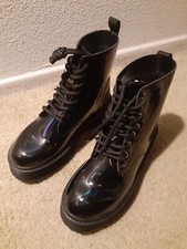 Boots Andrea patent leather iridescent effect...