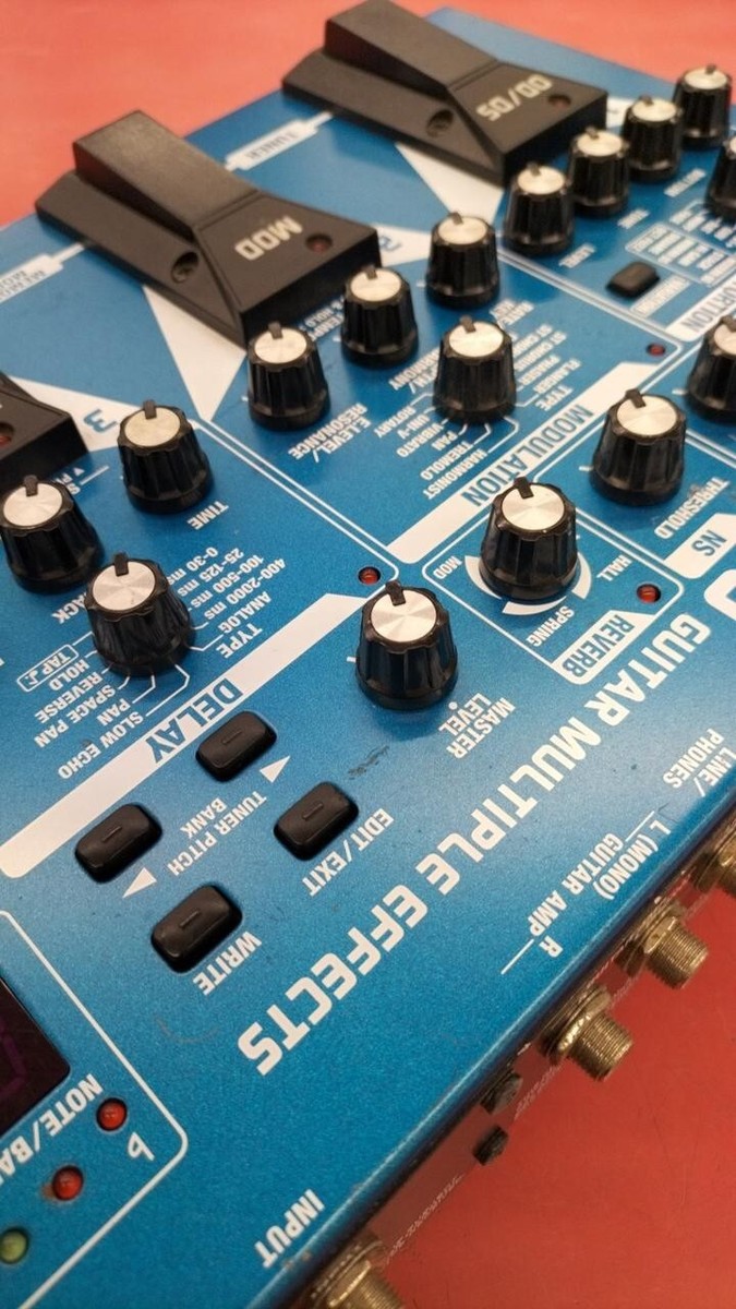 Boss ME-50 Guitar Multi-Effects Pedal - Versatile and Powerful