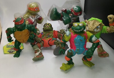 Teenage Mutant Ninja Turtles Half Shell Heroes Action Figures & Bath Squirters