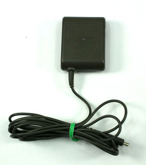 Nintendo DS Lite AC Adapter Charger OEM Original USG002 USA Gray Wall