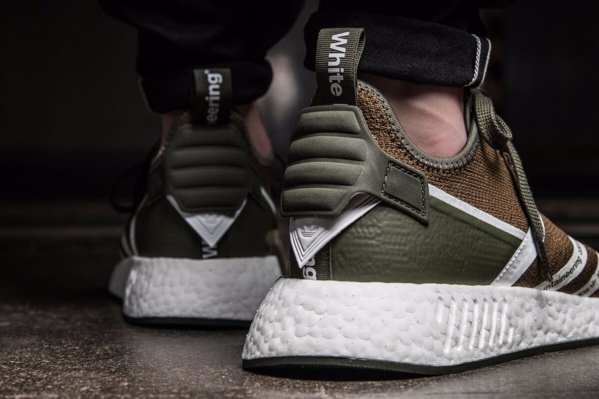 WM NMD R2 PK size 11. Olive. White Mountaineering. CG3649. ultra boost |