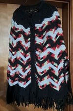 VINTAGE HANDMADE CROCHETED SHAWL/PONCHO FALL CHEVRON FRINGE