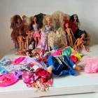 Mixed Lot of 26 Vintage Barbies & 50+ Clothes/Accessories