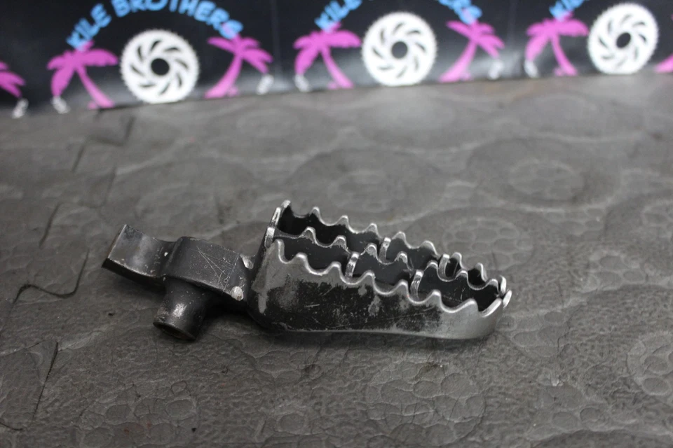 2001 HONDA 00-01 CR250R OEM ЛЕВАЯ ПРАВАЯ ОПОРА ДЛЯ НОГ КОЛЫШКИ 50616-KZ4-J20 - Изображение 3 из 4