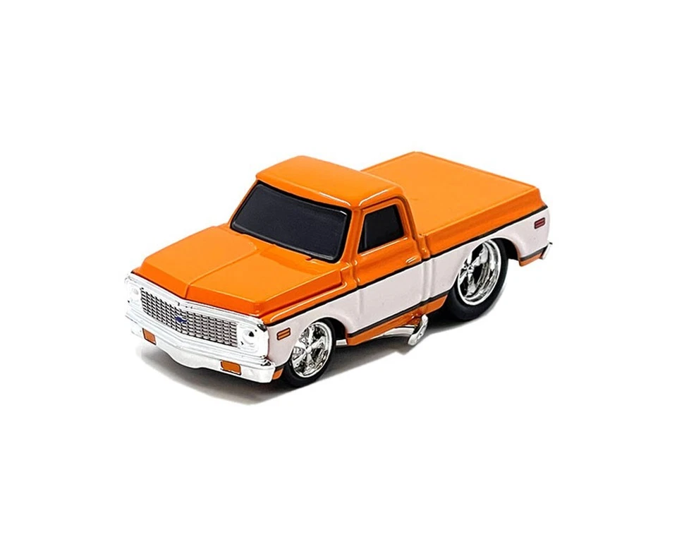 Muscle Machines 1:64 1972 Chevrolet C-10 Pick Up orange 15567OR - Image 2 of 2