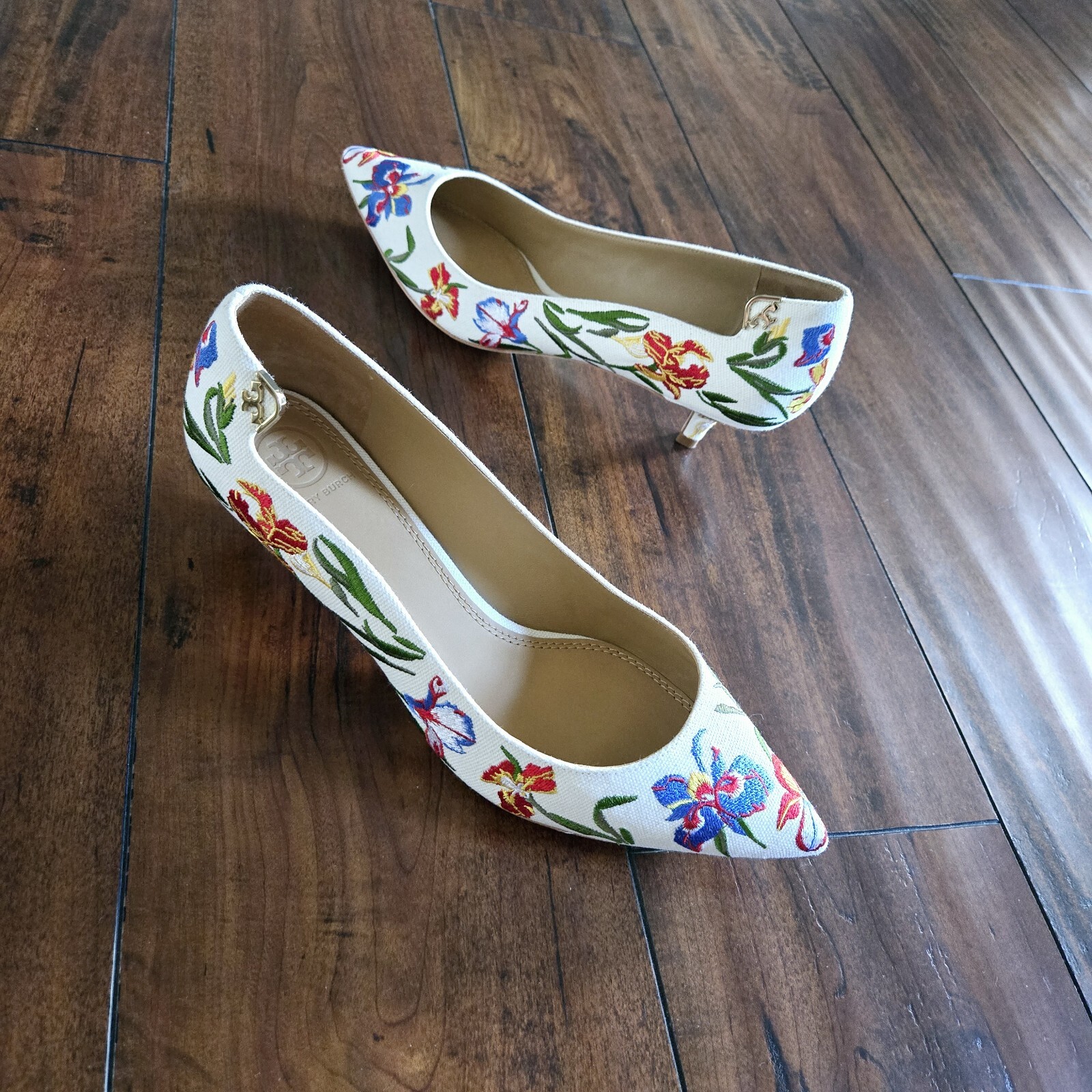 Tory Burch Elizabeth Painted Iris Embroidered Canvas Kitten Heel Pumps Size 8.5M thumbnail 22