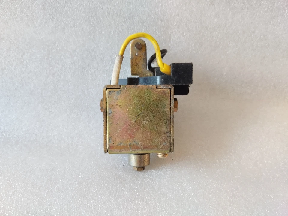 Terasaki ATT-1 Magnet Hold Trigger TA-8472-1-1 Made In Japan Lot Of 2 - Image 4 of 4