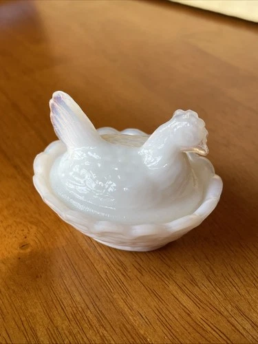 Westmoreland Milk Glass Hen on Nest VTG 2.5” Salt Cellar White Minor Chip