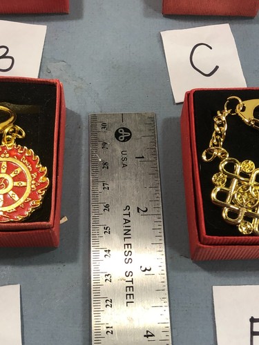 Vintage special boxed brass key chains, nice heavy feels, 6 designs to choose - Picture 8 of 8