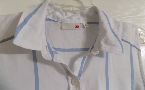 NEW Women's SO From Kohl's Sleeveless Shirt Blouse Size L Button Up Blue White - Picture 3 of 5