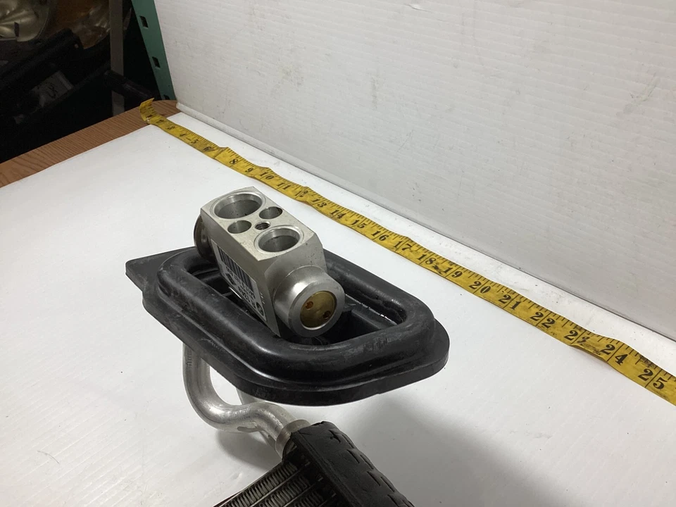 BMW X5 2009-2013 acondicionador de aire acondicionado condensador núcleo calentador evaporador radiador fabricante de equipos originales. Foto 2 de 4