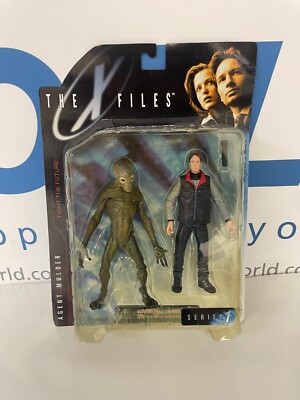 MINT X-Files Agent Mulder with Alien 1998 McFarlane The Action Figure Series 1