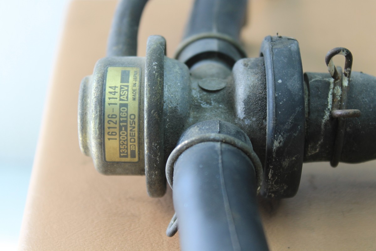 1992 KAWASAKI NINJA ZX600 (#252) AIR SWITCH VALVE 16126-1144