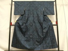 Japanese Kimono Oshima Tsumugi, 7-ply weave, geometric pattern, pure silk