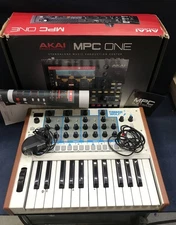 AKAI TIMBRE WOLF Analog 4-voice Polyphonic Synthesizer