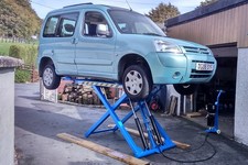 CAR LIFT,  MID RISE, SCISSOR,  MOBILE.   Genuine  AA4C  Certified Model PS3600