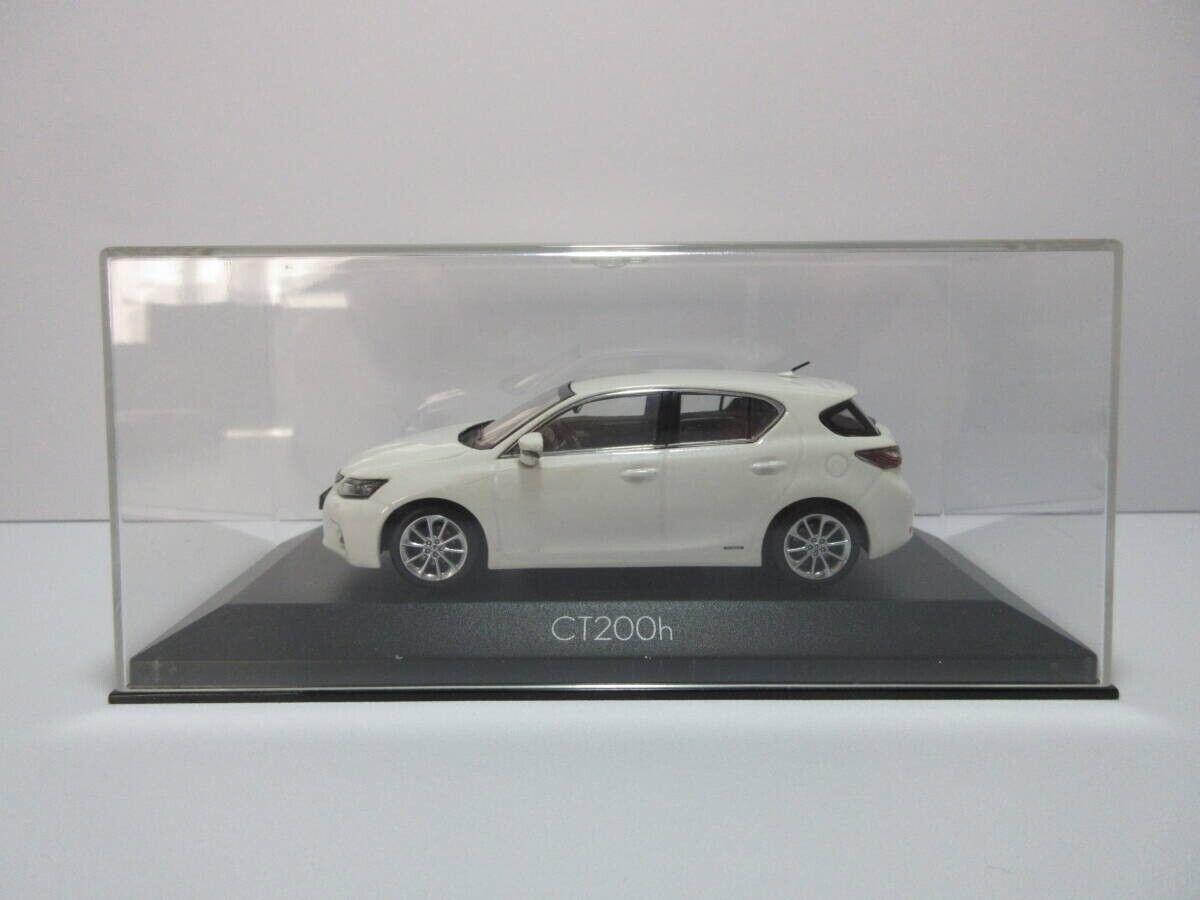 驚きの安さ LEXUS 1:43 CT200h Diecast white minicar order special dealer 乗用車
