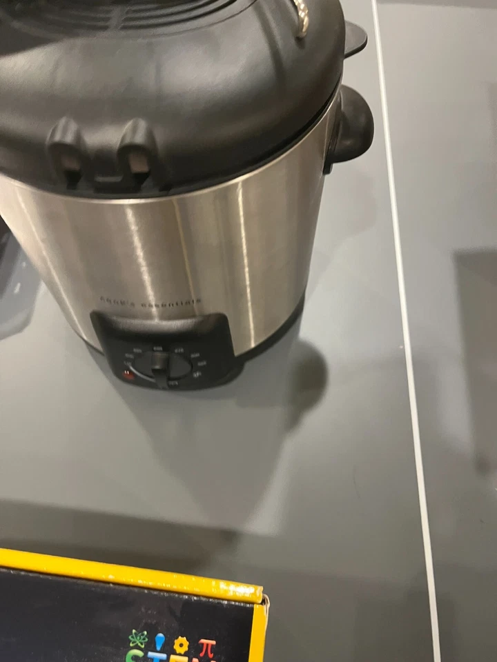 Cooks Essentials Deep Fryer 1 Quart #99340 Black Stainless Steel RV Camping - Image 2 of 4