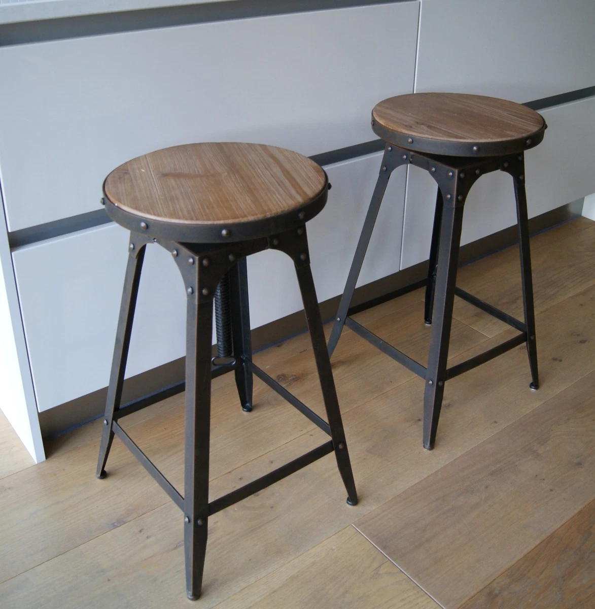 Caf style breakfast bar stool Aged Rust colour adjustable height