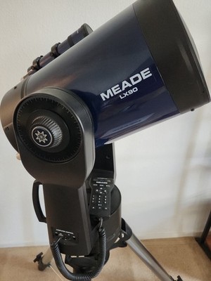Meade LX90 GoTo Telescope w/ Tripod + 3 New Eyepieces   Excellent Condition 
