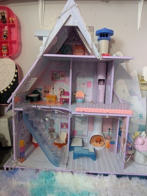 lol doll snow cabin .In pretty good condition very fun to play in and have fun.
