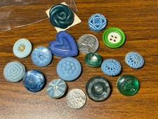 Buttons for CRAFT 15 blue & green mix round shank 2-4-hole floral heart VTG