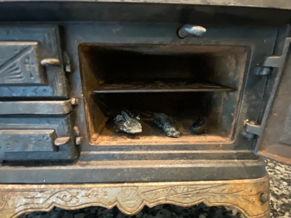 Vintage MT PENN STOVE WORKS “THE ROYAL ESTHER" SALESMAN SAMPLE CAST