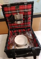 Picnic Basket By THE GREAT BRITISH HAMPER COMPANY