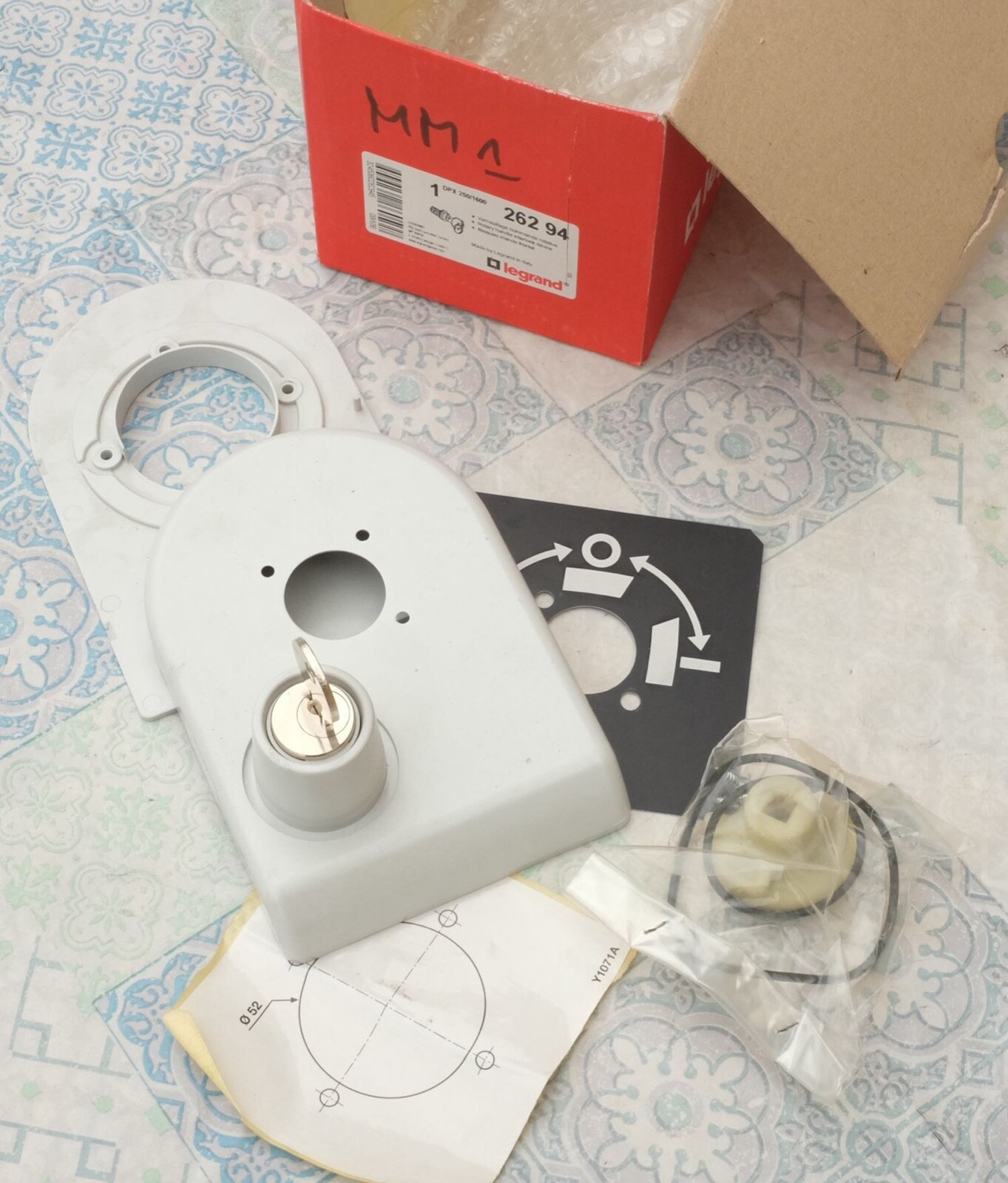 Verrouillage de commande rotative Ronis Legrand 0 262 94 pour interrupteur
