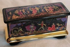 1991 Ardleigh Elliot & Sons Russian Porcelain Nutcracker Music Box - EXCELLENT