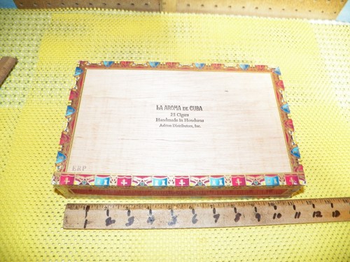 Vintage LA AROMA DE CUBA PYRAMID Wood Empty Cigar Box - Made in Honduras - Picture 6 of 8