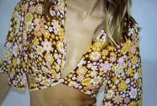 GHANDA CLOTHING Floral Hazel Top Crop Bell SS Retro BOHO Wrap Around Shrug M NEW