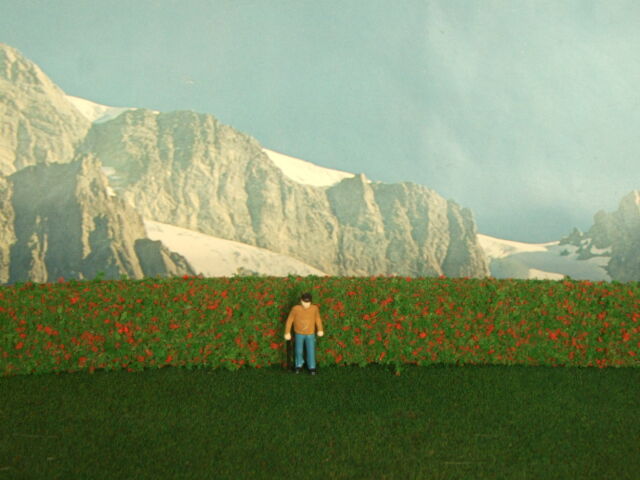 Siepe verde con fiori rossi per plastico o diorama cm. 50 X 2 - Krea Modellismo