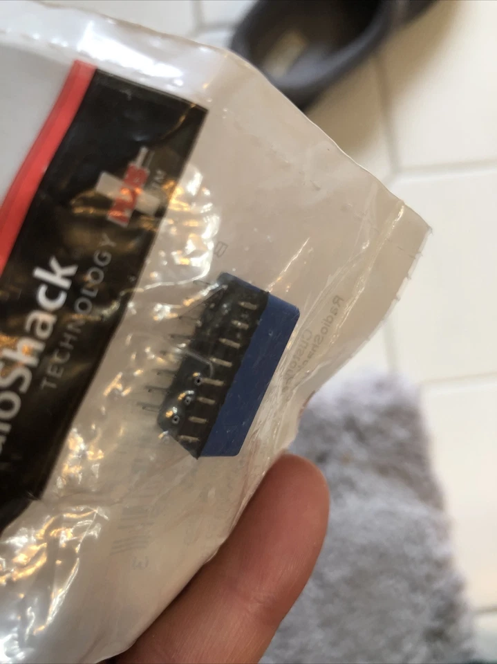 RadioShack 275-1301 24 VDC 8-Position DIP Switch, 25 mA, Pack of 1 - Image 3 of 4