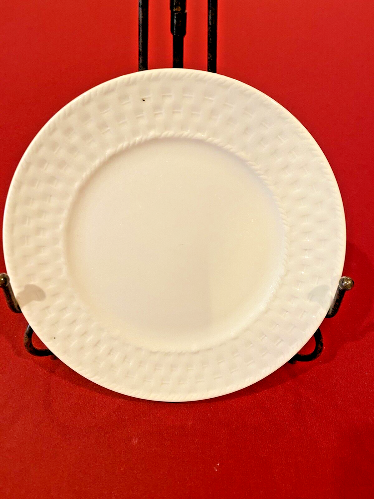 Oneida Wicker White Salad Plate 7.75” Diameter