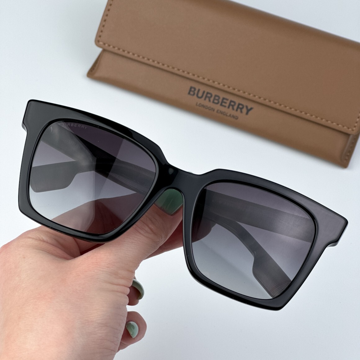 Burberry Women AUTHENTIC Sunglasses Black Grey Square BE4335 39298G BRAND NEW