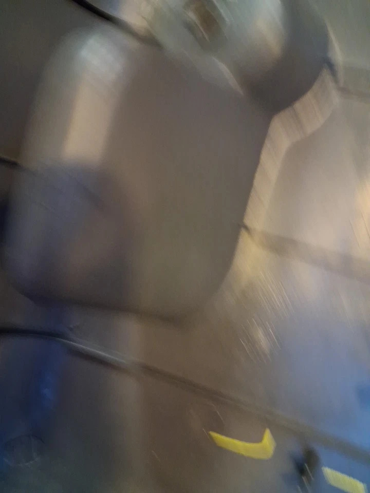 1994-2003? Cubierta de moldura de almacenamiento de herramientas de gato de piso Chevrolet S10 15673657 y pernos Foto 4 de 4