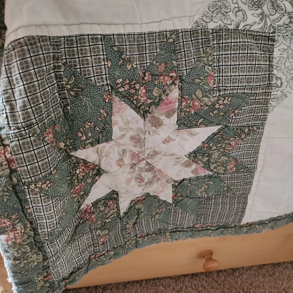 Edredón vintage HECHO A MANO patchwork patrón de estrella reina acolchado a mano 80 x 85 DEFECTOS Foto 4 de 4