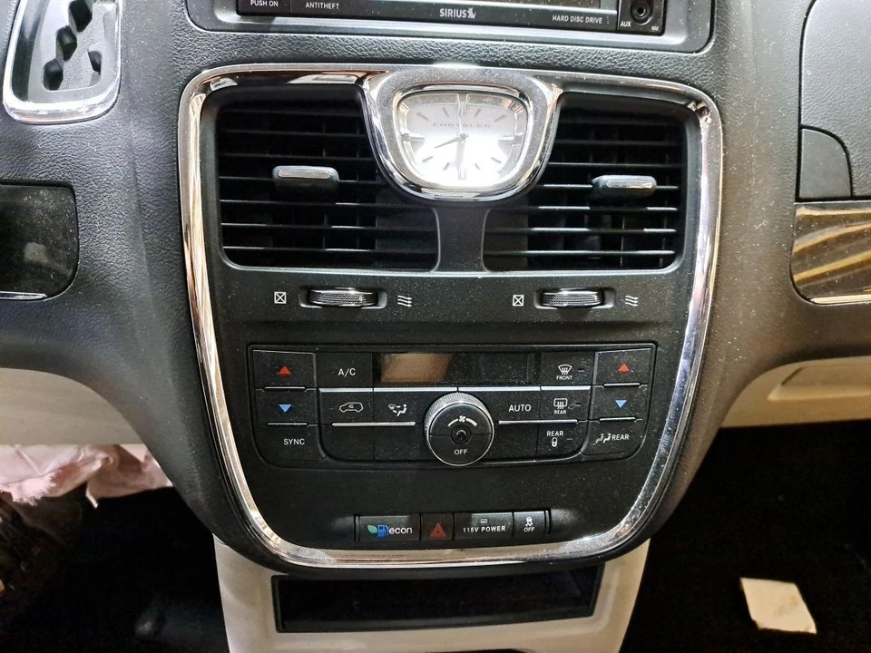 Control de temperatura/calentador/aire acondicionado Town & Country Van Sku #4107599 2013 Foto 2 de 4