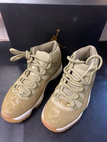 WOMENS AIR JORDAN 11 RETRO (US SIZE 6 